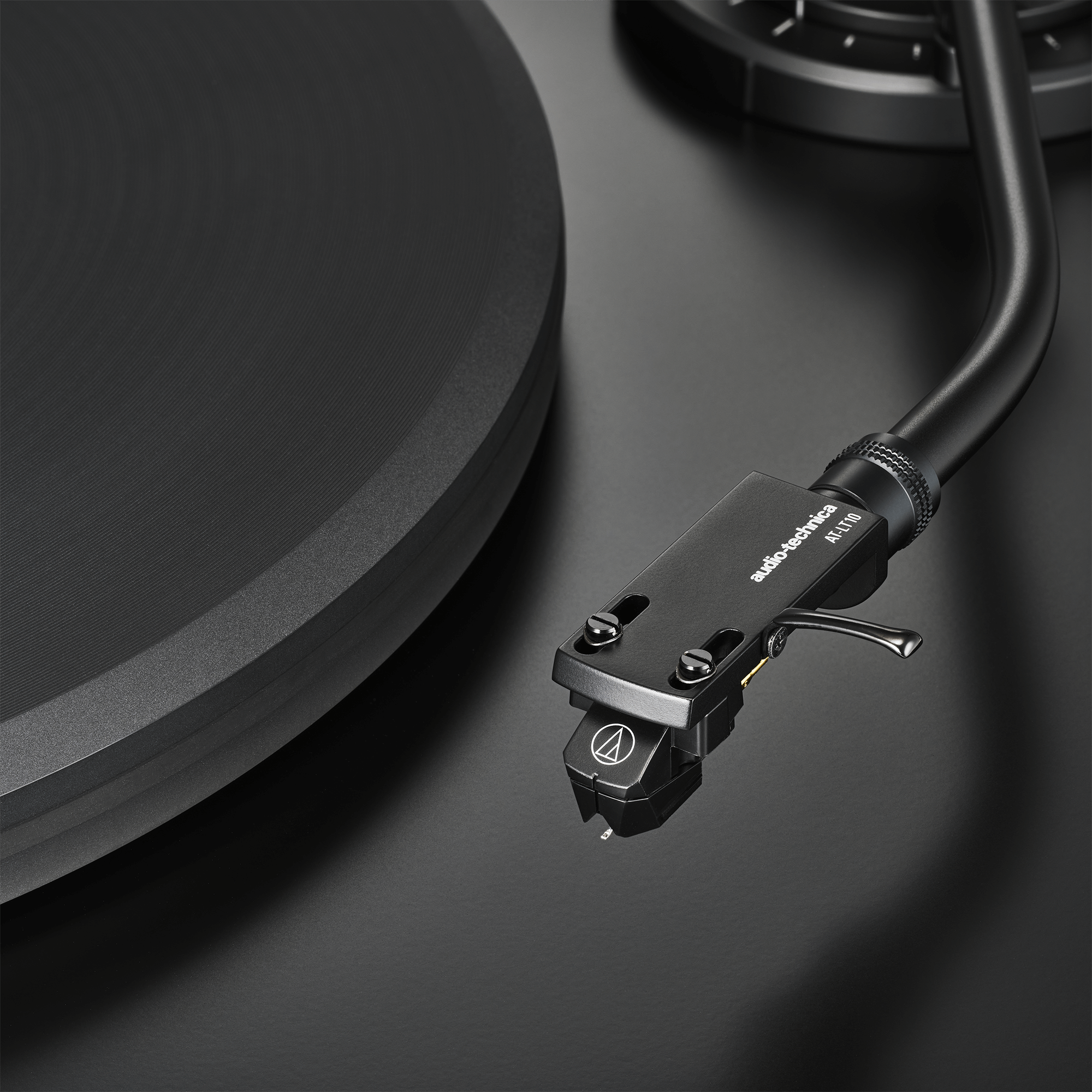 Audio-Technica: AT-LP7X Turntable