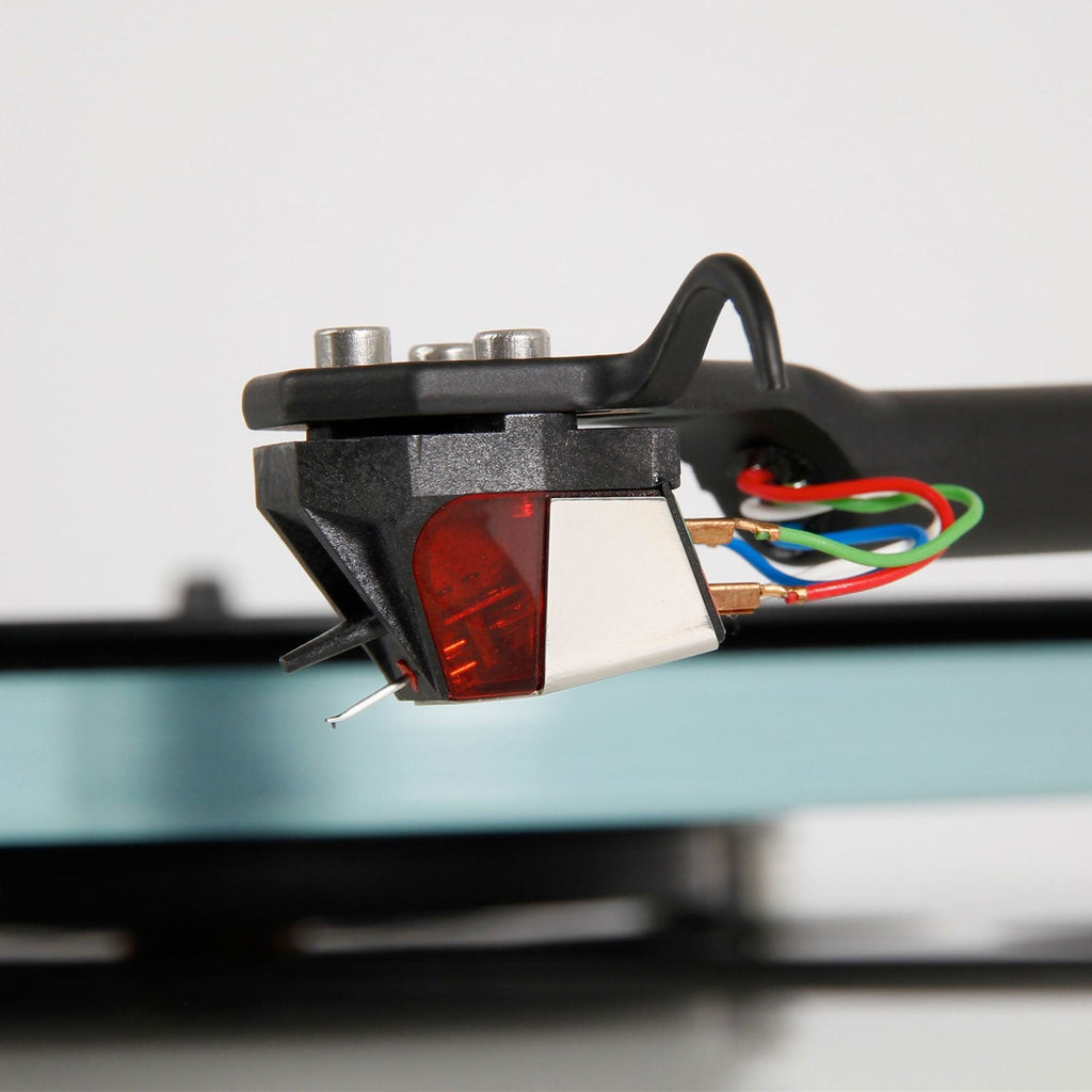 Rega: Planar 2 Turntable w/ ND3 Cartridge - Black