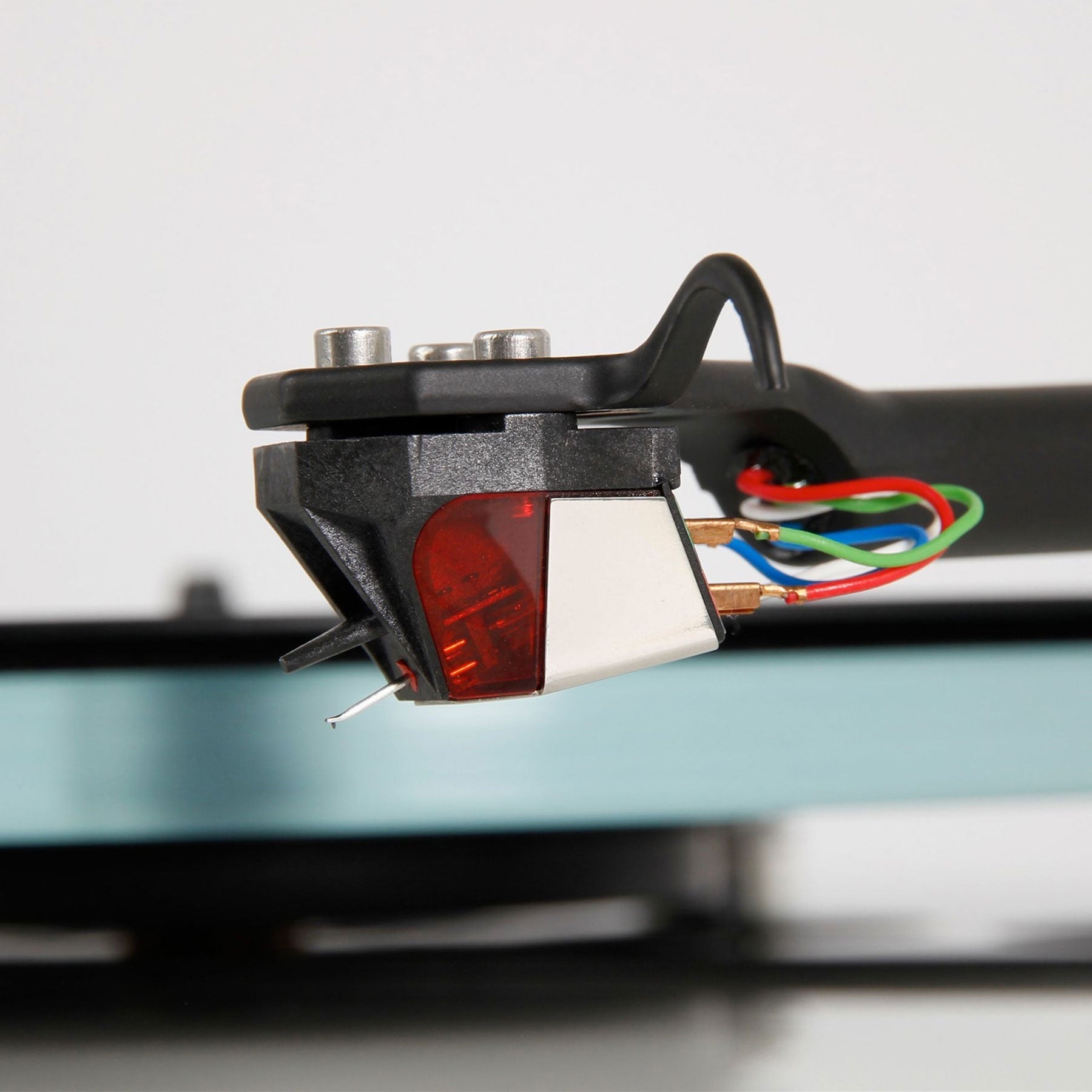 Rega: Planar 2 Turntable w/ ND3 Cartridge - Black