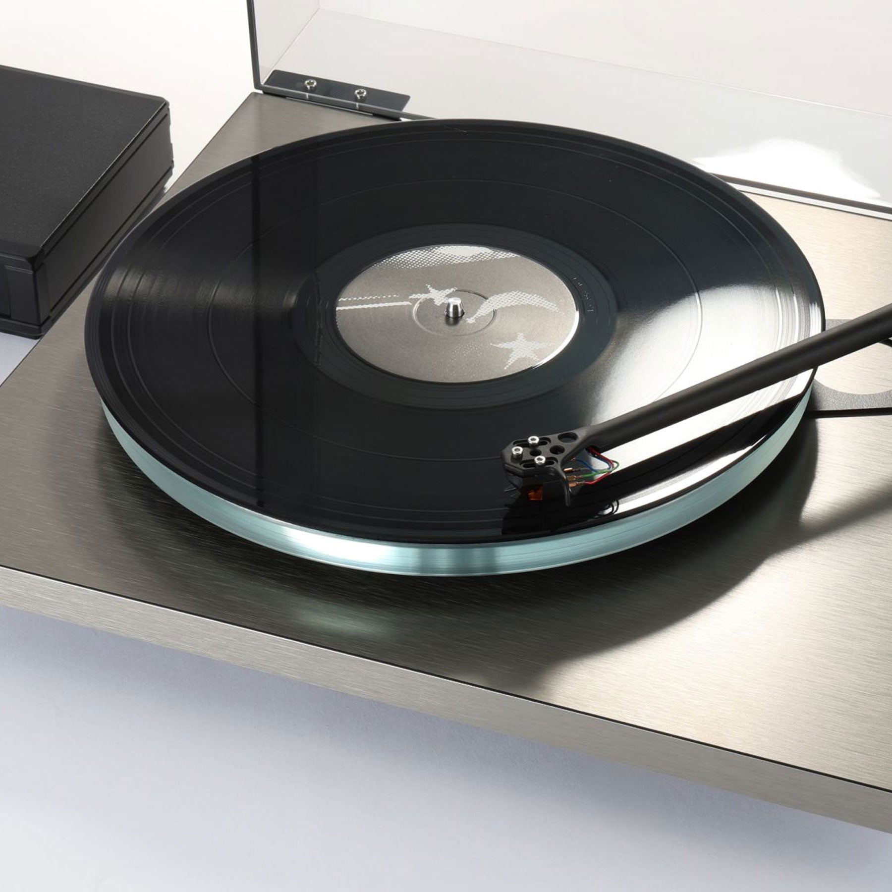 Rega: Planar 6 RS Turntable w/ ND9 Cartridge - Aluminum - PRE-ORDER